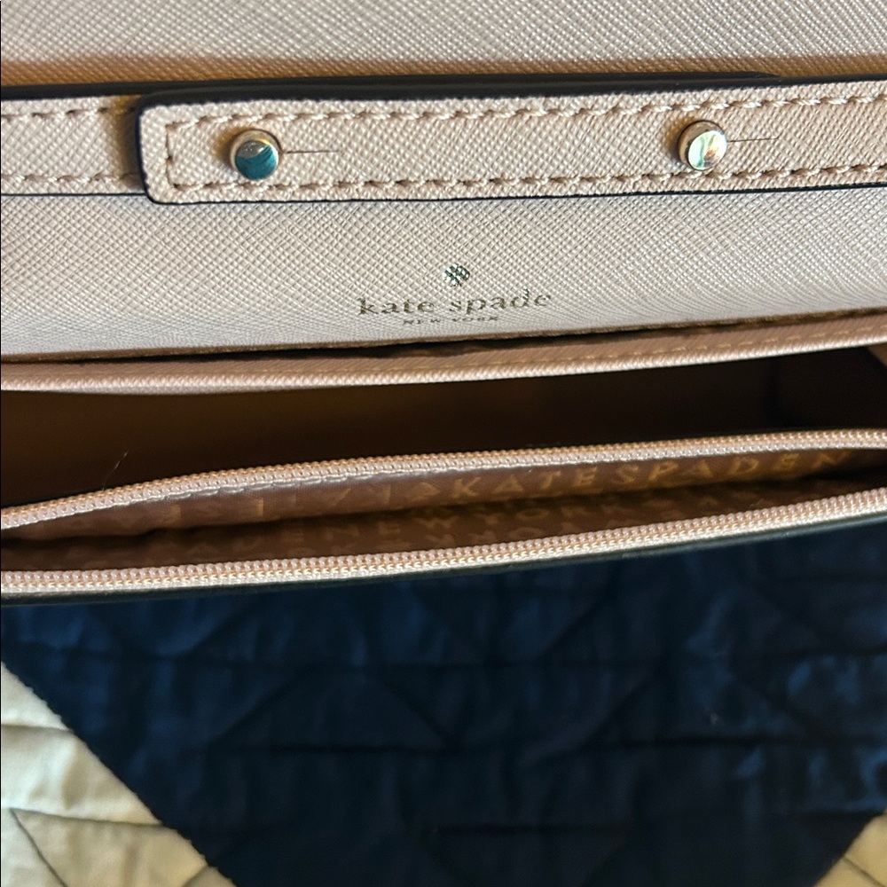 Kate Spade New York Laurel Way Winni crossbody in a two-tone black/light pink. - Picture 11 of 11